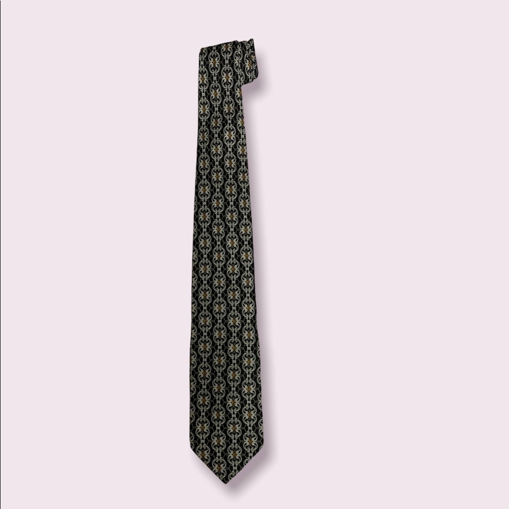 Beautiful tie that will make you look great!!